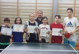 Elevii Școlii Cornerstone Dorohoi premiați la Olimpiada Gimnaziilor la tenis de masă - FOTO