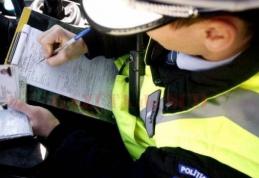 Șofer fără permis prins în timp ce conducea o mașină cu numere de înmatriculare expirate din anul 2018