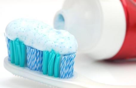 Criterii de care trebuie să ții cont atunci când alegi o pastă de dinți