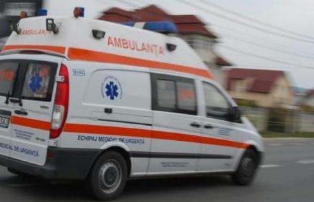 Bărbat din Brăești ajuns la urgențe în stare gravă după ce a căzut dintr-un copac pe un borcan