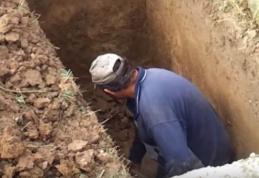 Caz uluitor în Iași: Un gropar a murit la sfârşitul unei slujbe de înmormântare, când astupa groapa altuia