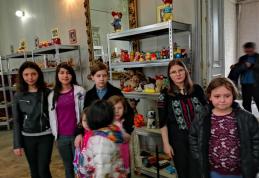 Copiii Complexului de apartamente „Floare de Colț” Dorohoi la expoziția de jucării - FOTO