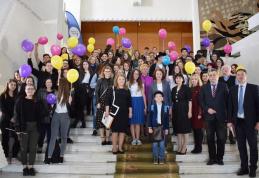 Ziua Europei, sărbătorită în Instituţia Prefectului de zeci de elevi din judeţ - FOTO