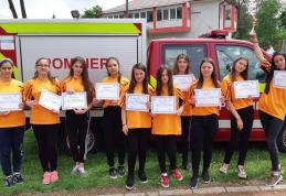 Școala Gimnazială „Mihail Sadoveanu” DUMBRĂVIȚA premiată la Concursul „Prietenii Pompierilor” - FOTO