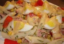 Salată de paste cu ouă