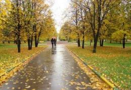Vreme ploioasă în octombrie, lapoviţă în estul ţării din noiembrie. Vezi prognoza pe trei luni