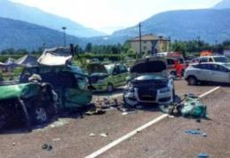 Accident grav cu 6 maşini şi 12 victime, provocat de o depăşire ratată a unui român, în Italia 