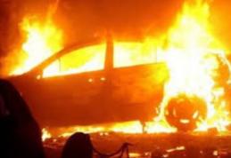 Un piroman a incendiat patru mașini în Botoșani