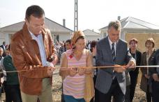 Dorohoi: Astăzi s-au inaugurat 27 de case construite în Dumbrava Roșie - VIDEO - FOTO