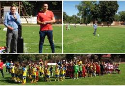 Interliga Națională de Fotbal a debutat la Dorohoi. Primarul a dat lovitura de începere - FOTO