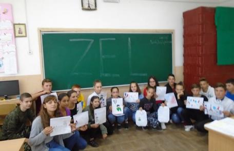 Elevii comunei Cristinești cu ZEL educațional - FOTO