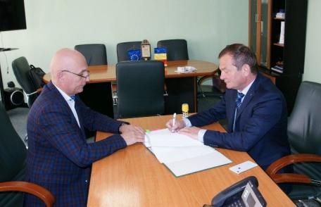 A fost semnat contractul pentru proiectul modernizarea ambulatoriului din cadrul Spitalului Municipal Dorohoi - FOTO