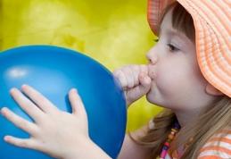 UE hotărăște: Copiii nu mai au voie să umfle baloane