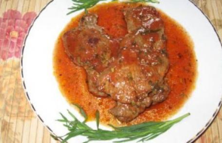 Friptură de vițel cu sos roșu și tarhon