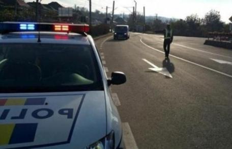 Șofer urmărit de polițiști după ce nu a oprit la semnalele oamenilor legii