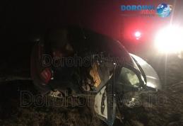 Accident! Două persoane rănite după ce o mașină s-a răsturnat la ieșirea din Dorohoi - FOTO