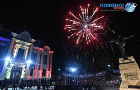 Revelion 2020: Vezi focul de artificii de la Dorohoi oferit de autoritățile locale la trecerea dintre ani! – VIDEO / FOTO