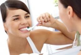 Sfaturi pentru a elimina tartrul dentar în mod natural