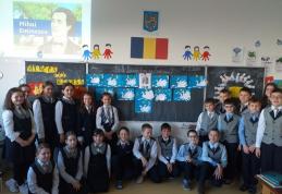 Eminescu – un înger printre stele! Activități de comemorare organizate de elevii Școlii Cornerstone - FOTO