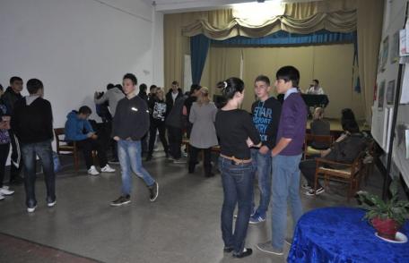 Încă puțin și începe petrecerea : Balul Bobocilor la Colegiul Național Grigore Ghica