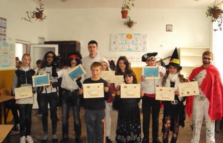 Carnaval de Hallowen la Şcoala cu clasele I-VIII „Dimitrie Pompeiu” Broscăuţi