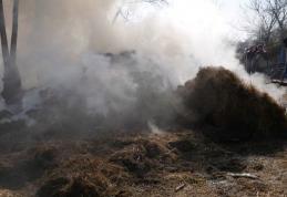 Incendiu la Hudești! Pompierii din Darabani au intervenit pentru stingere - FOTO