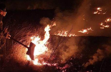 Incendiu puternic la Nicșeni! Focul ar fi fost pus intenționat