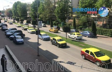 Taximetristul din Dorohoi condus pe ultimul drum de zeci de colegi – VIDEO / FOTO