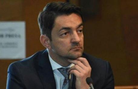 Răzvan Rotaru, deputat PSD: „Domnule senator Șoptică de ce nu cereți demisia lui Flutur de la Suceava pentru morții de COVID și abuzurile de care se f