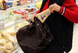 Femeie de 40 de ani prinsă la furat într-un supermarket din Botoșani