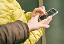 Trei tineri din Botoșani bănuiți de furtul mai multor telefoane
