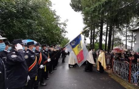 Fostul șef al ISU Botoșani, Radu Anton, înmormântat cu onoruri militare - FOTO