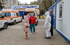 Două corturi de campanie montate în parcarea Spitalului Județean de Urgență „Mavromati” Botoșani - FOTO