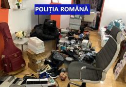 Percheziții în județul Botoșani la persoane bănuite de fraudă informatică și fals informatic - FOTO