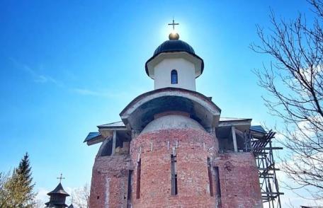 Slujbă arhierească în a II-a zi de Paște și deschiderea unei noi biserici la Dorohoi