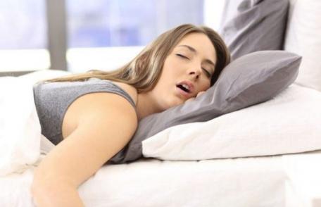 Problemele care pot apărea în funcție de poziția de dormit