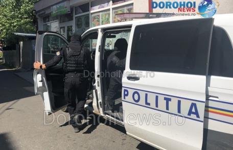 Bărbatul reținut în urma perchezițiilor din Dorohoi și Broscăuți a fost arestat preventiv