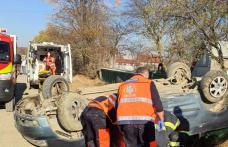 Accident pe un drum din județul Botoșani! O mașină a ajuns cu roțile în sus din cauza vitezei