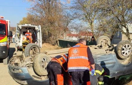 Accident pe un drum din județul Botoșani! O mașină a ajuns cu roțile în sus din cauza vitezei