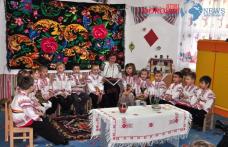 Gradiniţa nr.10 Dorohoi (VIDEO/FOTO): Basmele şi tradiţiile românilor sunt la ele acasa în pragul sărbătorii naţionale