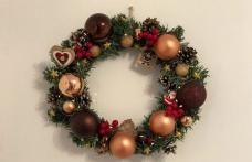 Ornamente de Crăciun realizate manual de o tânără studentă originară din Dorohoi. Vezi oferta!