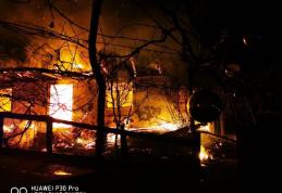 Tragedie la Rediu! Un bărbat și-a pierdut viața într-un incendiu care i-a mistuit locuința - FOTO