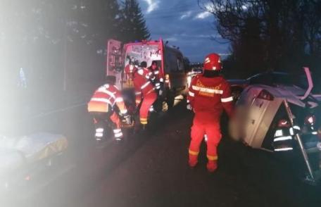 ACCIDENT TRAGIC între o ambulanță și un autoturism. O femeie a murit pe loc - FOTO