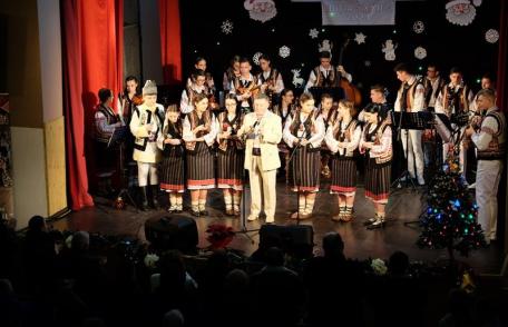 „Carnavalul Zăpezii” al Clubului Copiilor Dorohoi – ediția a XXII-a  - seara de folclor - FOTO