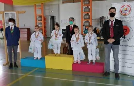 Concursul de karate Cupa „Moș Crăciun” organizată la Sala polivalentă din Dorohoi - FOTO