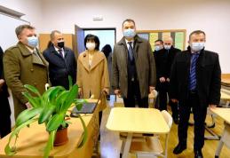 Ministrul Attila Cseke a vizitat două proiecte finanțate de Ministerul Dezvoltării la Dorohoi – FOTO