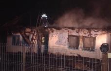 Familie rămasă fără acoperiș deasupra capului în urma unui incendiu