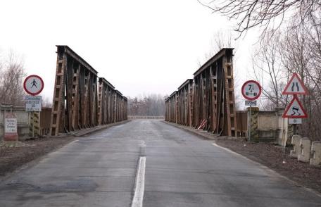 Demersuri pentru construirea unui pod nou peste Siret, la Vârfu Câmpului - FOTO