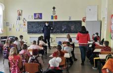Activități preventive organizate în școli de jandarmii botoșăneni - FOTO