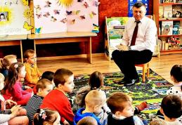 Activitatea „Citește-mi 100 de povești” desfășurată la Grădinița Dumbrăvița - FOTO